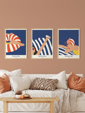 Affiches murales entre rayures et couleurs, parfaites pour une déco fraîche et bord de mer.