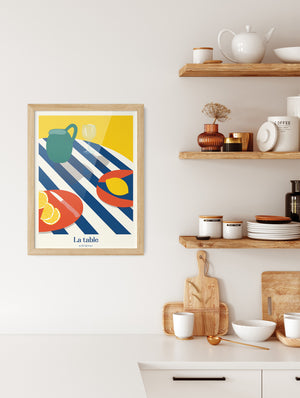 Affiche La Table d’Été dans une cuisine ensoleillée, ambiance fraîche, graphique et conviviale.
