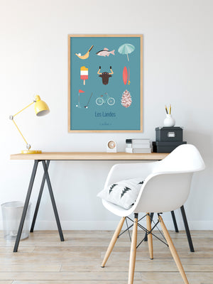  Affiche Les Landes – Les Iconiques en turquoise, exposée dans un bureau lumineux à l’ambiance studieuse.