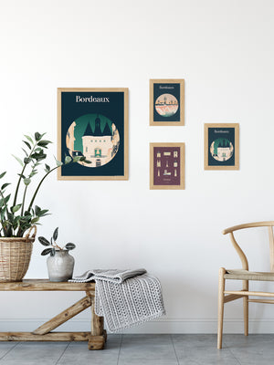 Carte postales illustrées par Julie Roubergue sur le thème de Bordeaux et ses monuments emblématiques.