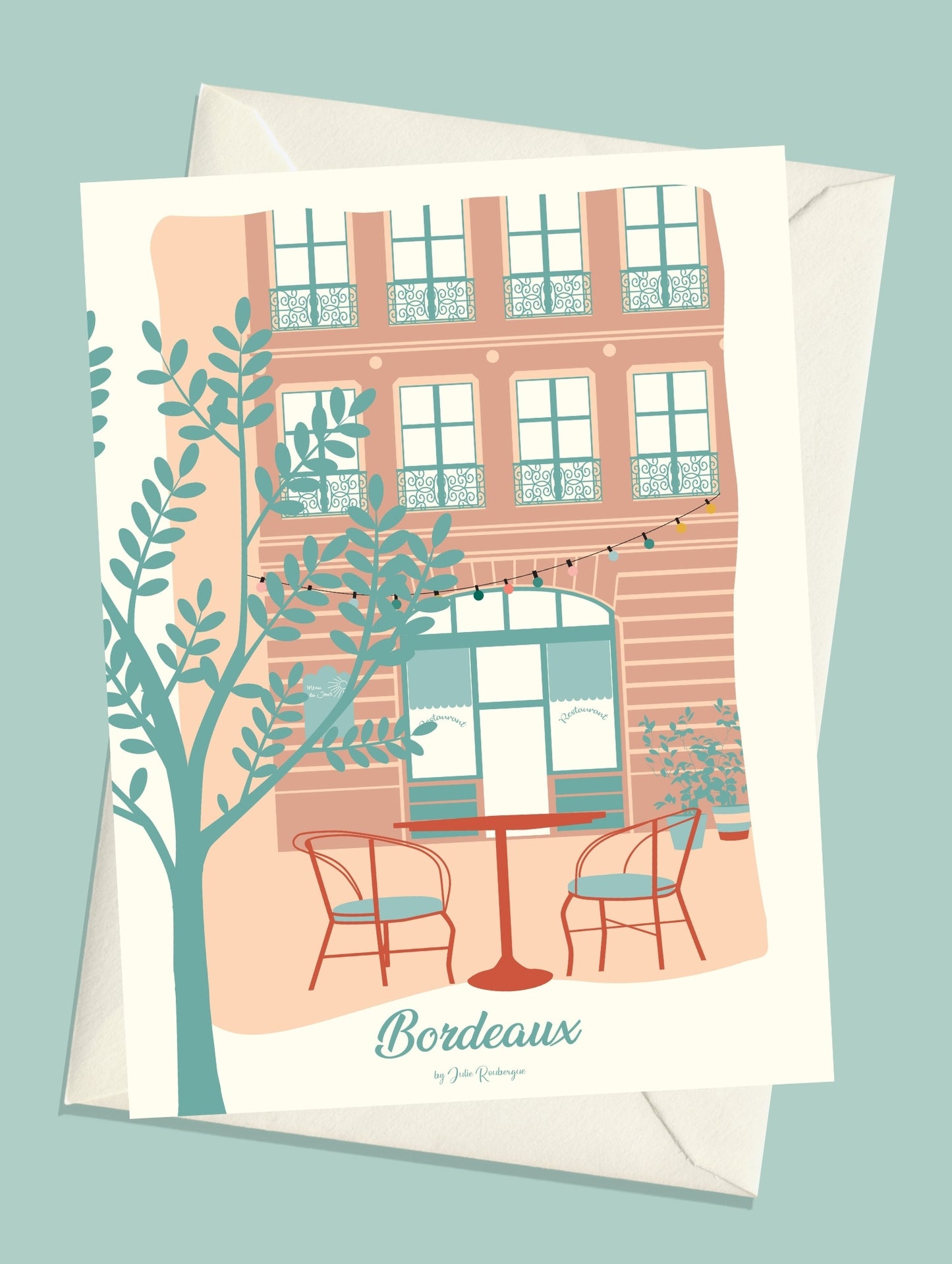 Carte postale illustrée intitulée “Bordeaux, La Terrasse” par Julie Roubergue, représentant une des fameuses terrasses de la capitale girondine  dans des tons pastel.