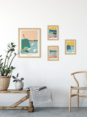 Cartes postales illustrées sur le thème du surf dans Les Landes par Julie Roubergue, dans des tons vifs ou pastel.