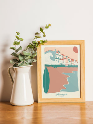 Carte postale illustrée intitulée "Hossegor, La Centrale" par Julie Roubergue, représentant le bord de mer de cette fameuse plage de la Côte Landaise dans les tons pastel.