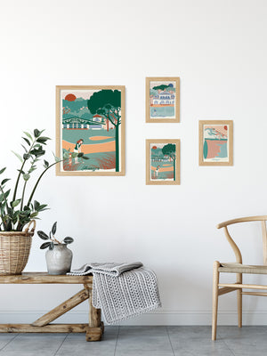 Cartes postales illustrées par Julie Roubergue,sur le thème de Hossegor dans les tons pastel.