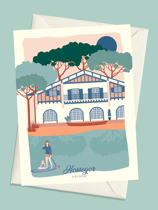 Carte postale illustrée intitulée " Hossegor, Le Lac" par Julie Roubergue, représentant le lac et une villa basco-landaise dans les tons pastel.