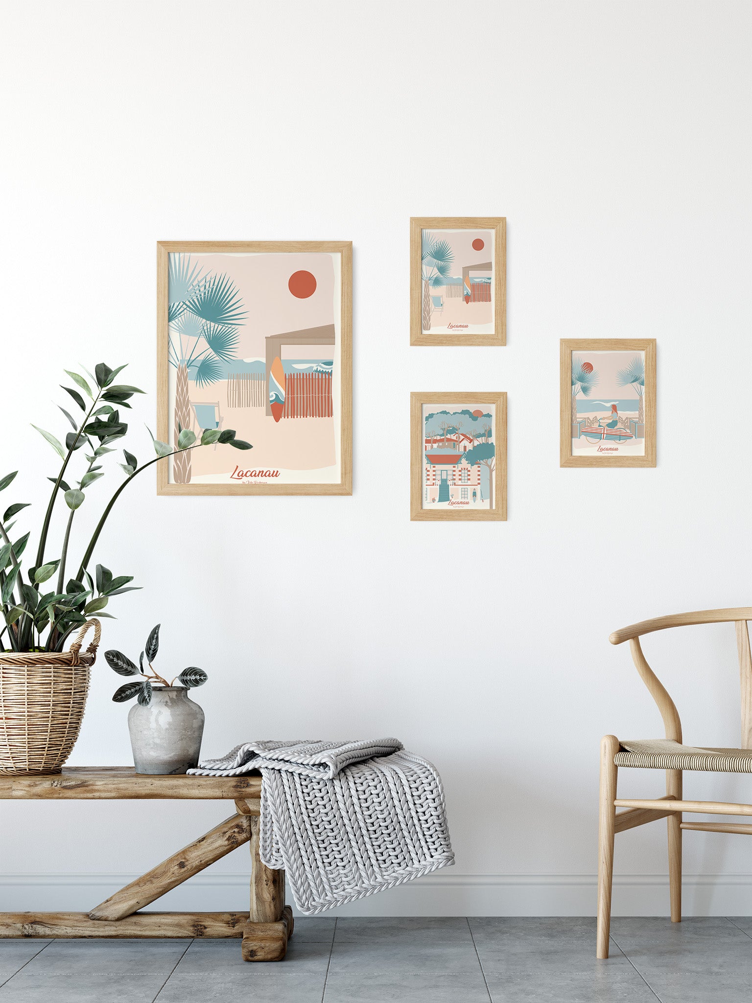 Mur de cartes postales estivales – collection illustrée incluant Lacanau La Maison.