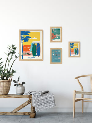 Cartes postales illustrées sur le thème des Landes par Julie Roubergue, représentant lieux de région du sud de la France dans les tons vifs.