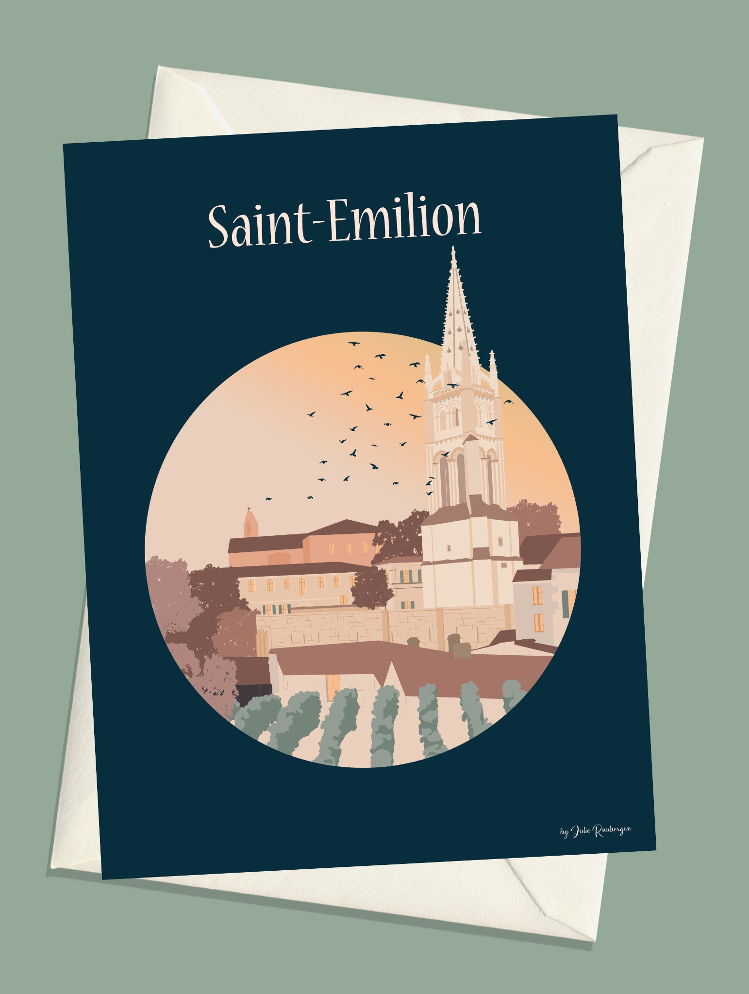 Carte postale Saint-Émilion – Le Village, illustration du clocher et des vignes avec enveloppe assortie.